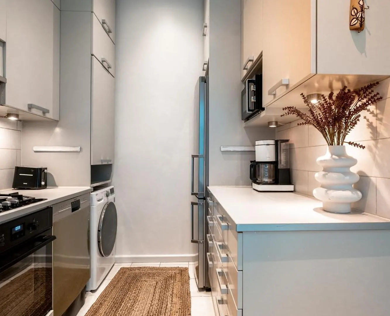2Ndhomes Large 5 Room Apartment By The Esplanade Park Helsinki Finland
