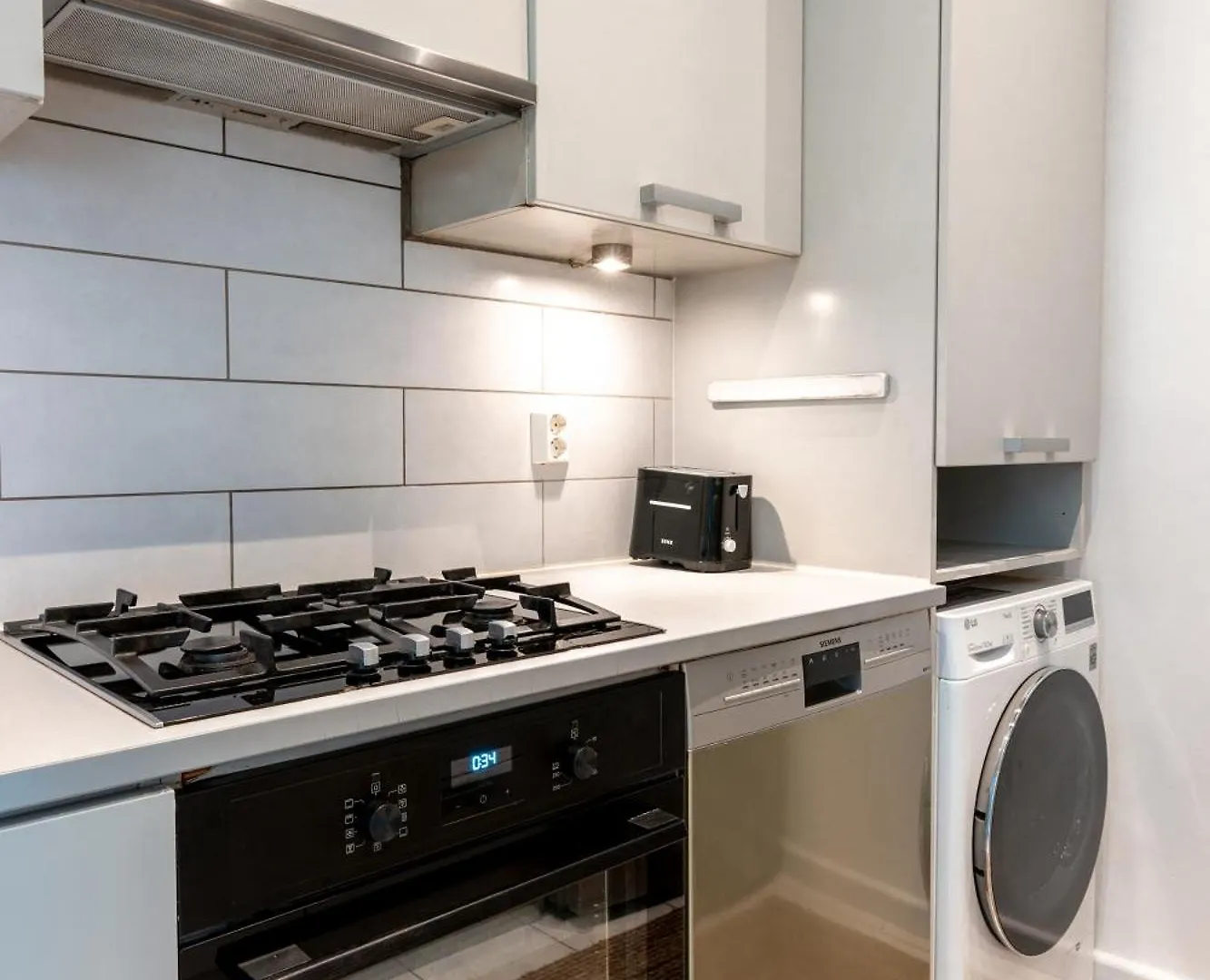 2Ndhomes Large 5 Room Apartment By The Esplanade Park Helsinki