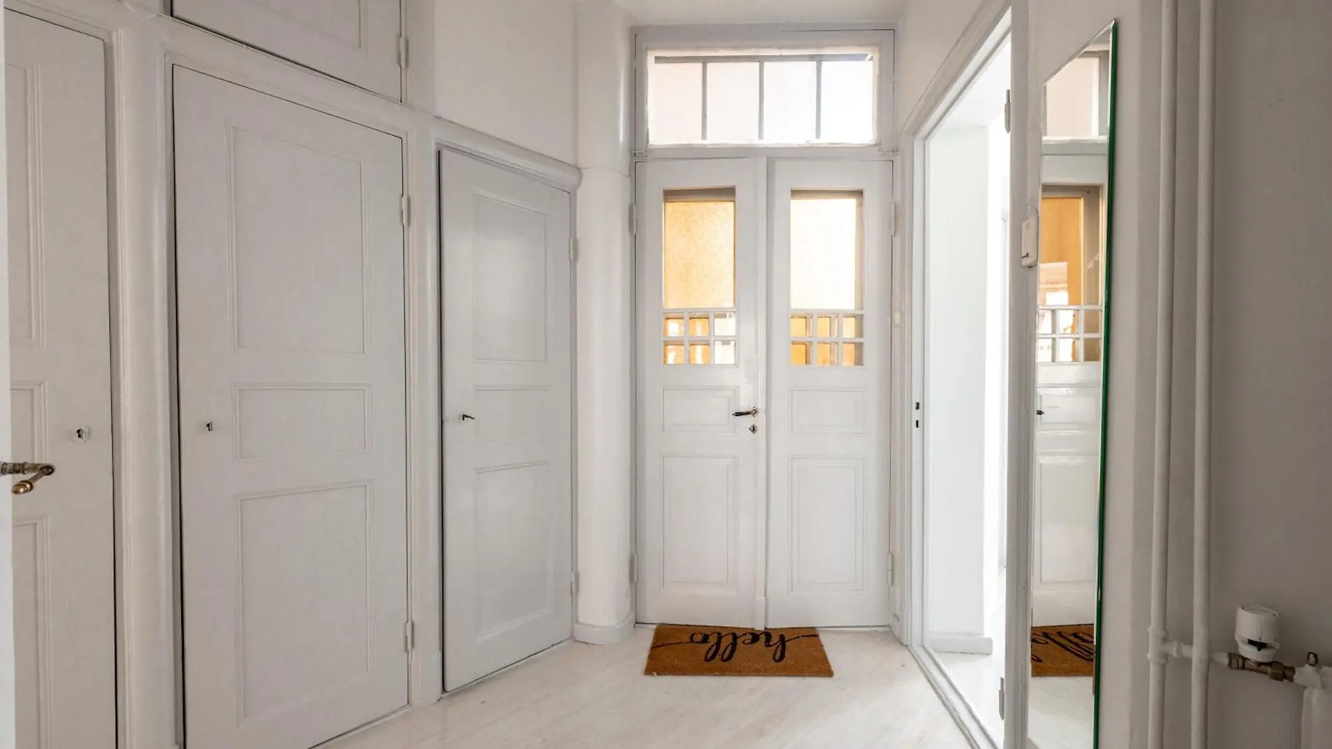 2Ndhomes Large 5 Room Apartment By The Esplanade Park Helsinki